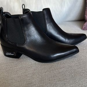 Blondo Emelia Leather Waterproof Side Stretch Ankle Boot 7M